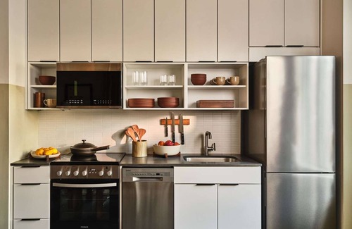 Yamacraw Village Apartment | Luxury Savannah Loft + Pool, Bikes & Dining