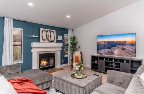 Paradise Valley Village House | Luxury Scottsdale Retreat Heated Pool and Mini Golf