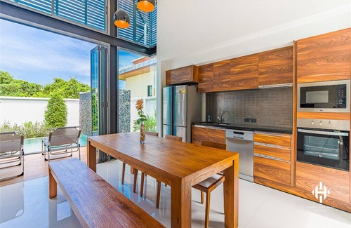 Cherngtalay Villa | Luxury sea view six bedroom villa