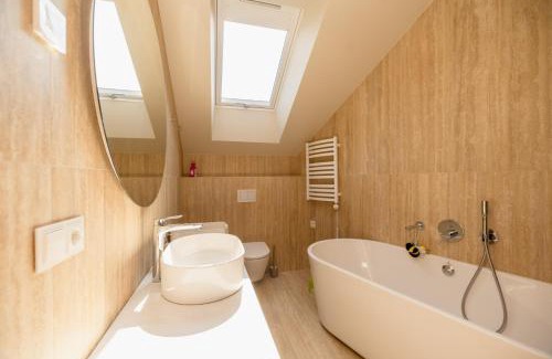 Kurzeme Apartment | Luxury Seaside Home Papės Jūra