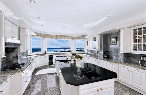 West Vancouver Villa | Luxury Seaview Private Resort in Vancouver