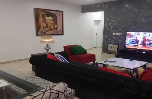 Ofin House | luxury & secure three bedroom flats 3/4/10