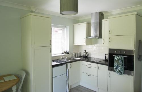 Colchester Apartment | Luxury Self Catering with Cosy Cabin & Sauna in Colchester