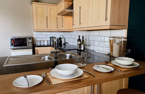 Potter Brompton Cottage | Luxury self-contained country cottage. Amazing views!