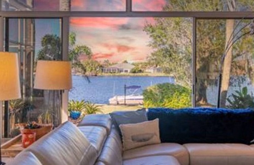 Bearss Plaza House | Luxury Short Term Rental in North Tampa