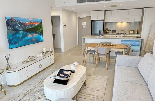 Broadbeach Apartment | Luxury Signature Stay Ocean Views 2BR Lvl12