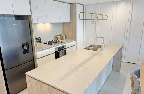 Broadbeach Apartment | Luxury Signature Stay Ocean Views 2BR Lvl12