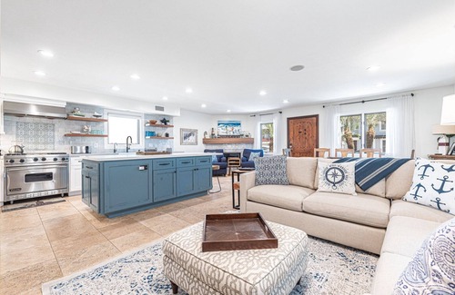 Balboa Peninsula Condo | Luxury Single-Family Vacation Home | Roof-Top Deck and A/C | The Perfect Vacation Headquarters!