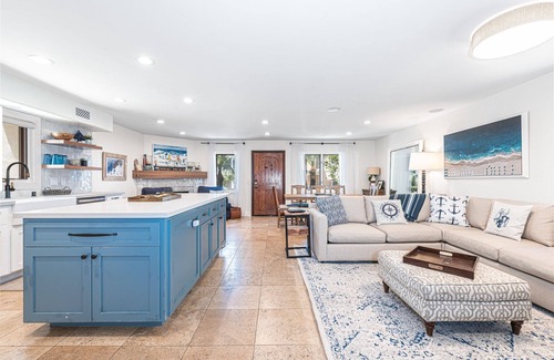 Balboa Peninsula Condo | Luxury Single-Family Vacation Home | Roof-Top Deck and A/C | The Perfect Vacation Headquarters!