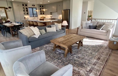 Ogden House | Luxury Ski Home 5 min from SnowBasin, 50' from Pineview Lake
