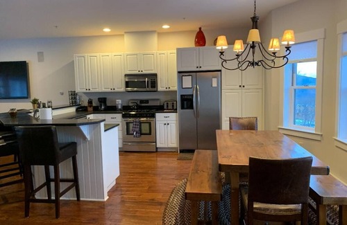 Carrabassett Valley House | Luxury Ski In/Out Timbers Unit with Hot Tub and Amazing Views!