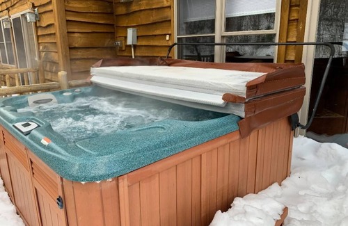 Carrabassett Valley House | Luxury Ski In/Out Timbers Unit with Hot Tub and Amazing Views!