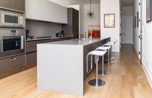 Old Town House | Luxury SOHO Styled Two-Level Townhouse - Old Town