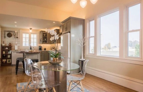 Alameda Apartment | Luxury Spa in Designer Victorian Suiten