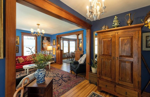 Hudson House | Luxury Spa Retreat with Sauna, Hot Tub & Swimming Pool in the Heart of Hudson