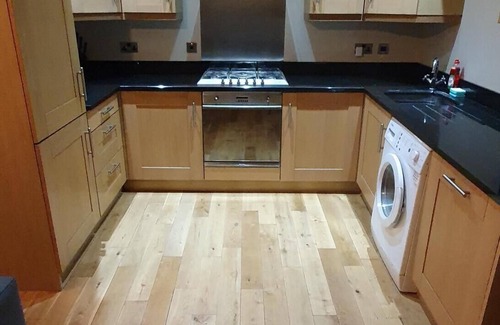 Sunderland Apartment | Luxury, Spacious 2 Bed Apartment with FREE AMPLE OFF ROAD PARKING!