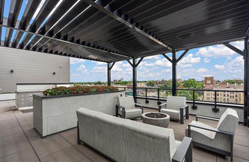 Downtown Minneapolis Apartment | Luxury Spacious 2Bd Condo In DT Minneapolis, Minutes From Minneapolis Convention Center & US Bank Arena