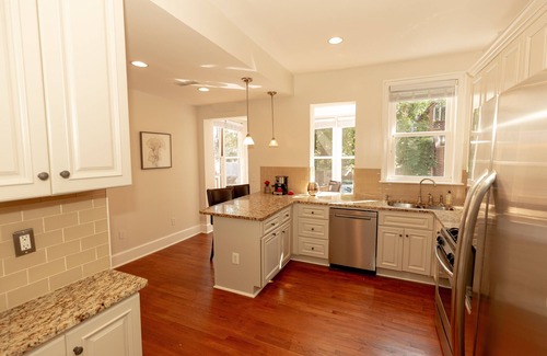 Woodley Park Bed & Breakfast | "Luxury spacious charming DC row house + parking"