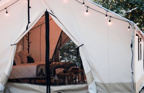 Delta RV Rental | Luxury Spacious Glamping, Lake View, Grill, Pool, Pet Friendly, Swim