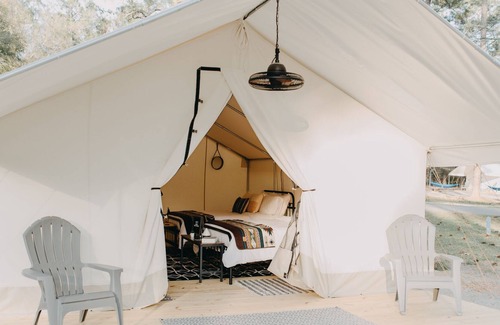 Delta RV Rental | Luxury Spacious Glampsite with VIEWS of Cheaha State Park, Pet Friendly!