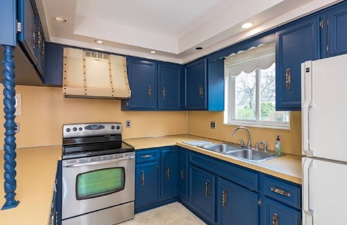 Warren House | Luxury spacious Home in a quite neighborhood.
