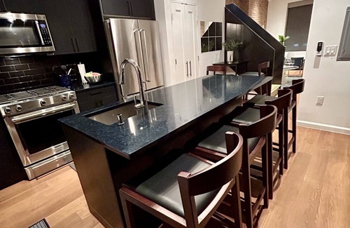 Jersey City House | Luxury stay ~20 min from Manhattan
