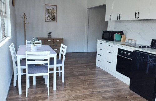 Urangan Apartment | Luxury Stay in Hervey BaynThis luxury and spacious one bed studio available.