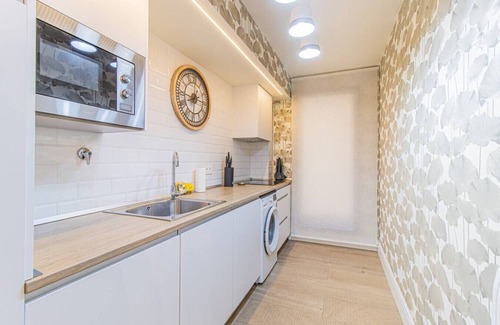 Zaragoza Old Town Apartment | Luxury Stay in Zaragoza's Prime Location