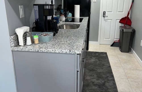 Upper Darby Apartment | Luxury Studio Apt. Near downtown Philly & Airport. Free Parking.