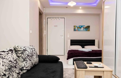 Vardaris Apartment | Luxury studio in downtown (4)