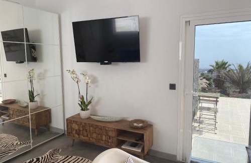 La Asomada Apartment | Luxury studio, sea view, pool