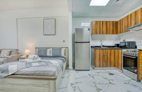 Al Hamra Village Apartment | Luxury Studio with Marina View Al Hamra Village