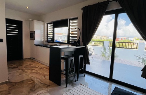 Grote Berg Apartment | Luxury studio with private jacuzzi near beaches