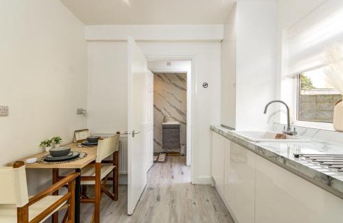 Nottingham Apartment | Luxury Studio with Free Parking