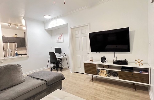 Dallas Apartment | Luxury Suite by The Dallas Galleria, a Home away from Home!