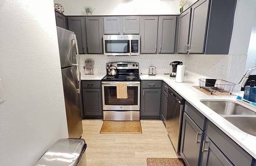 Dallas Apartment | Luxury Suite by The Dallas Galleria, a Home away from Home!