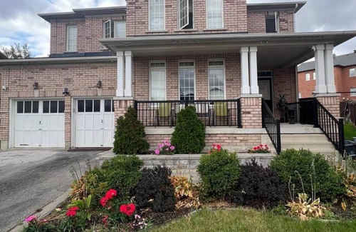 Brampton Apartment | Luxury Suite
