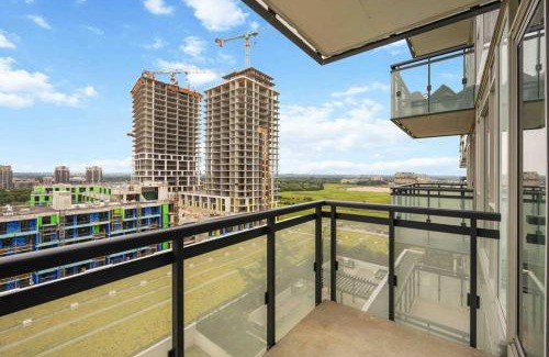 Markham Apartment | Luxury Suite in DT Markham Core