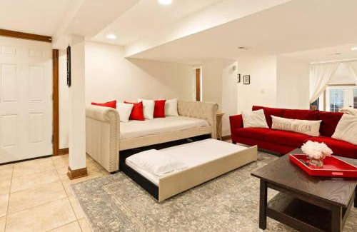 Glen Ellyn Apartment | Luxury Suite in Glen Ellyn