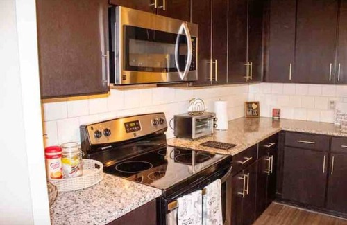 Loring Heights Apartment | Luxury Suite in Midtown