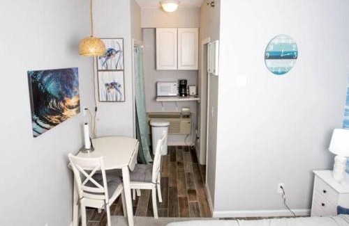 Hampton Apartment | Luxury Suite in the Heart of Hamptons South Beach!