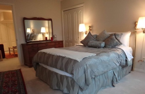Cobble Hill House | Luxury Suite on Private Estate - Pet Friendly