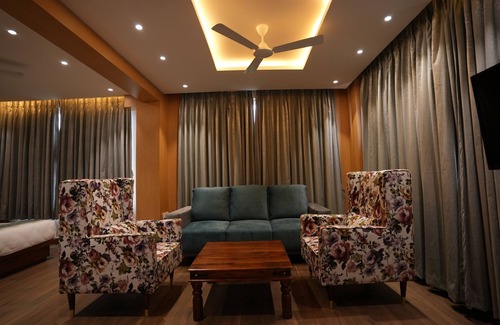 Vijayawada Apartment | Luxury Suite Room— 5 min from the Ce!