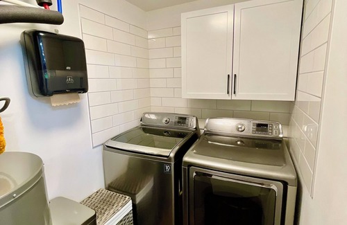 Saskatoon Apartment | Luxury Suite-Unique Quotes Space