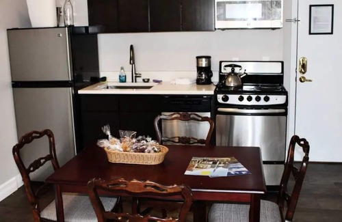 Edina House | Luxury Suite with Kitchen