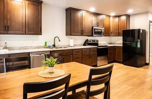 Brillion Apartment | Luxury Suites #1