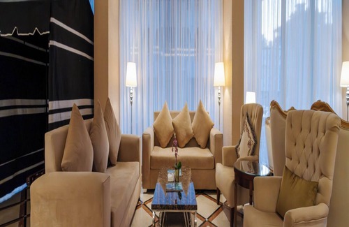 Al-Hamra'a House | Luxury Sunday Suite | Alhamra Stay