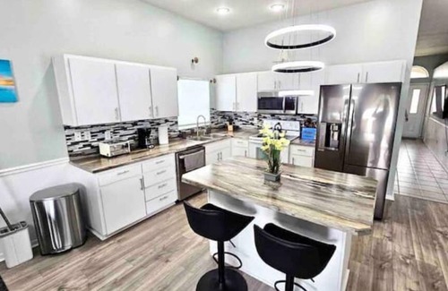 Citrus Park House | Luxury Tampa Home 10PPL/Pool/Grill/Airport