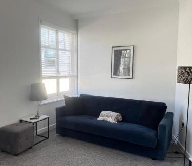 Torquay City Centre Apartment | Luxury Three Bedroom Duplex Apartment Torquay Marina