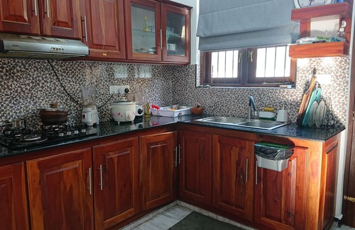 Ja-Ela House | Luxury Three Bedroom house! 20 minutes to Katunayake Airport!